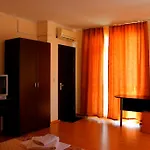 Ryor - Breakfast And Free Parking 3*