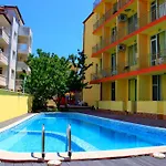 Ryor - Breakfast And Free Parking Szálloda 3*