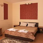 Szálloda Ryor - Breakfast And Free Parking Napospart