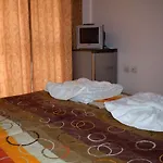 Ryor - Breakfast And Free Parking Szálloda 3*