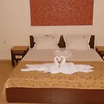 Ryor - Breakfast And Free Parking Szálloda 3*
