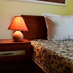 Ryor - Breakfast And Free Parking 3* Napospart