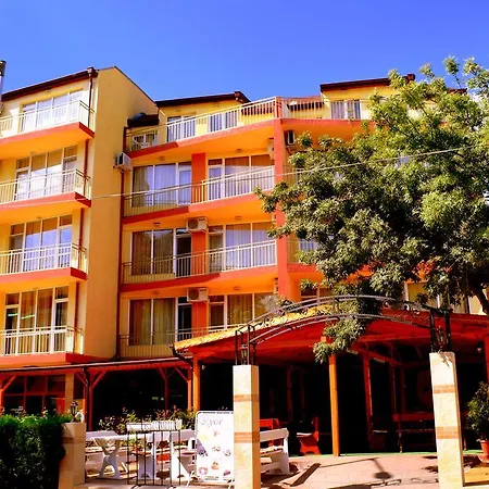Ryor - Breakfast And Free Parking Szálloda 3*