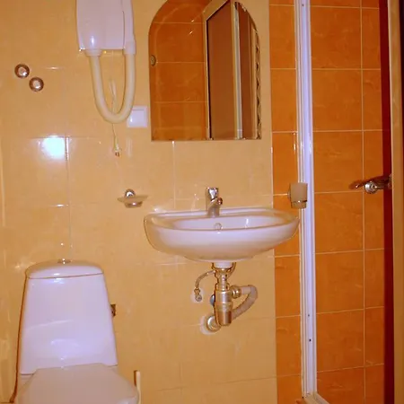 Hotel Ryor Hotel - Restaurant & Free Parking 3*