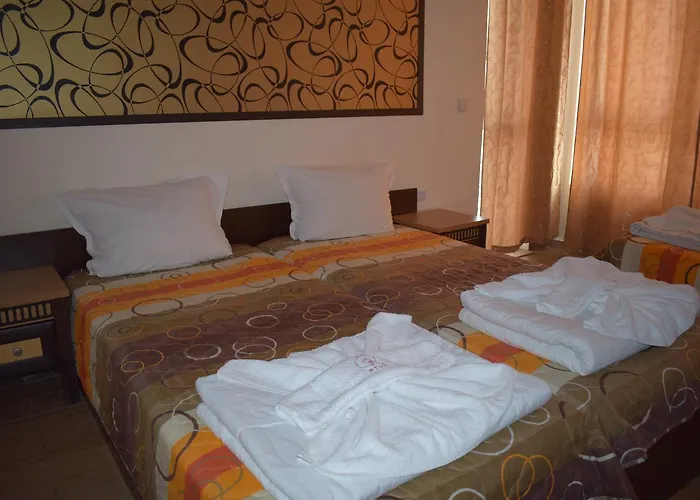 Ξενοδοχείο Ryor - Breakfast And Free Parking 3*
