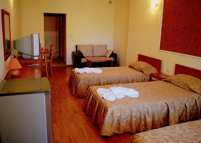 Отель Ryor - Breakfast And Free Parking Солнечный берег