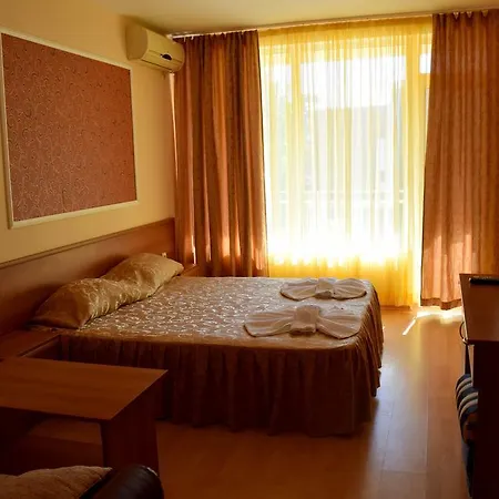 Ryor Hotel - Breakfast&Free Parking Hotel