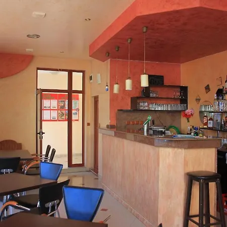 Ryor - Restaurant & Free Parking Hotel Sunny Beach