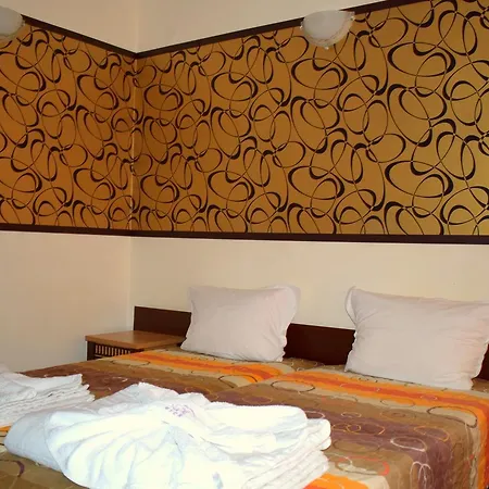 Ryor - Restaurant & Free Parking Hotel