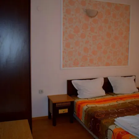 Ryor - Breakfast And Free Parking Sunny Beach