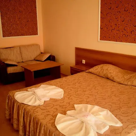 Ryor Hotel - Restaurant & Free Parking